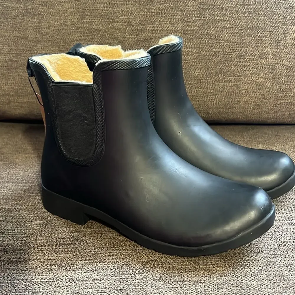 New Chooka Eastlake Waterproof Faux Fur Lined Chelsea Boot Women’s Size 6